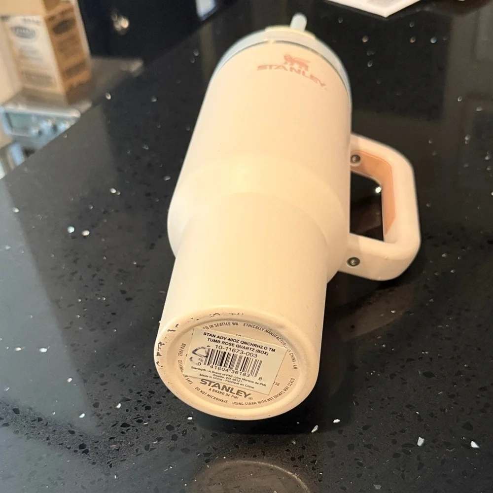 Stanley light pink Tumbler with Handle and Straw - Picture 5 of 7